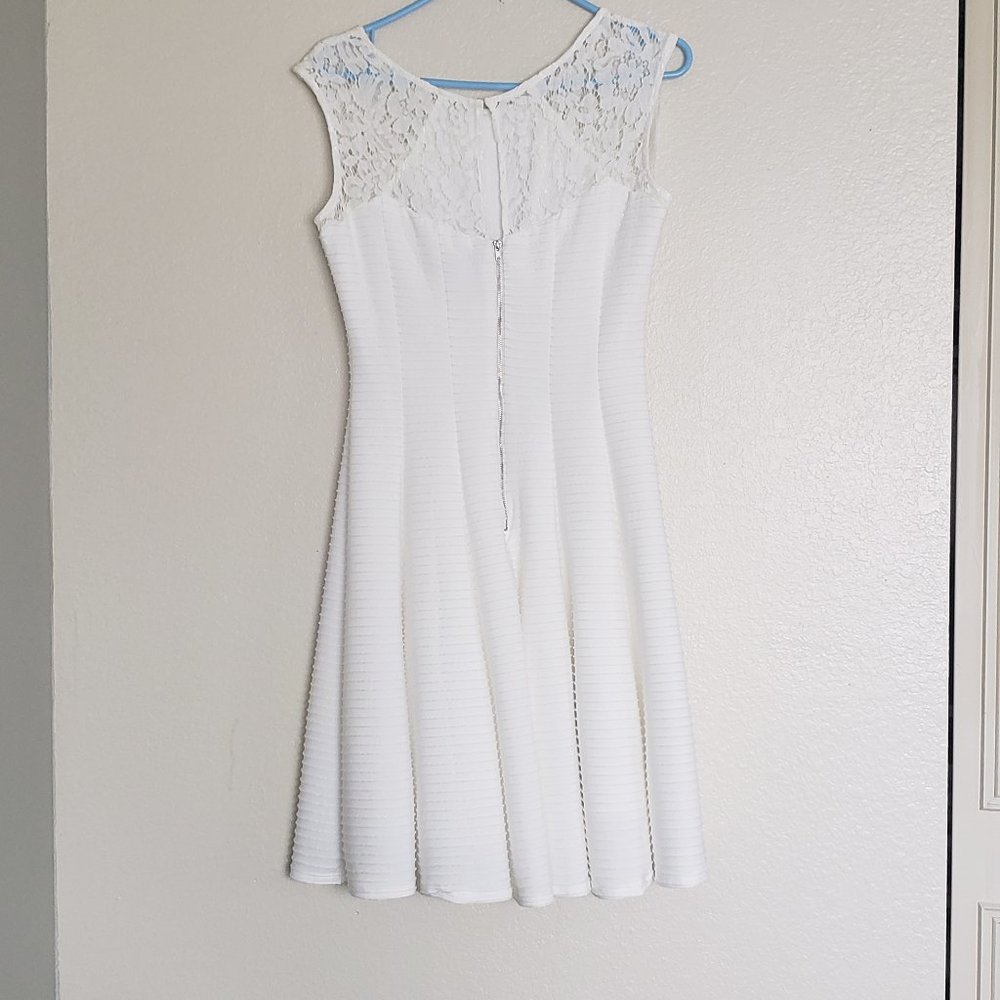Danny and Nicole  white dress size 6 - Picture 2 of 5